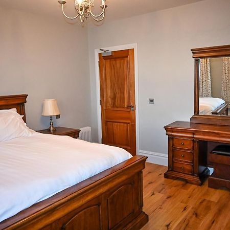 Mcloughlins Of Mulranny Hotel Екстериор снимка