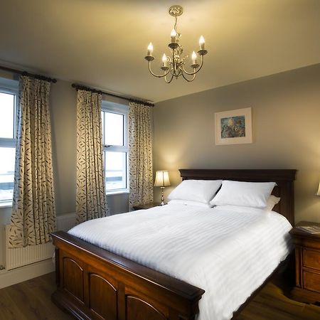 Mcloughlins Of Mulranny Hotel Екстериор снимка