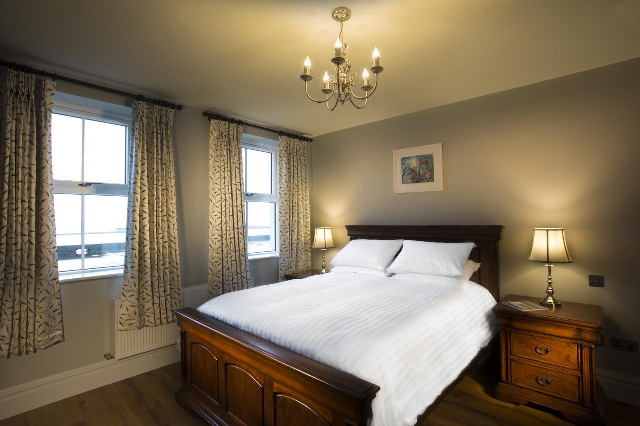 Mcloughlins Of Mulranny Hotel Екстериор снимка